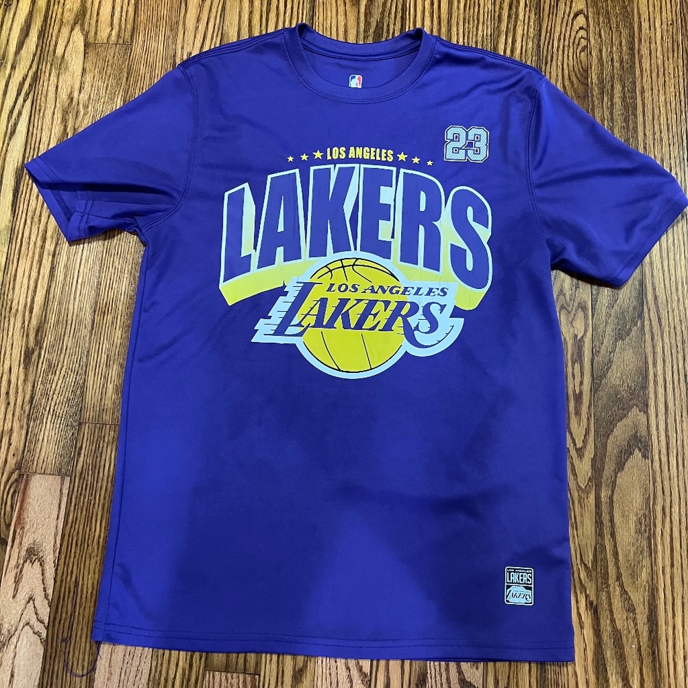 LeBron James Lakers shirt size m